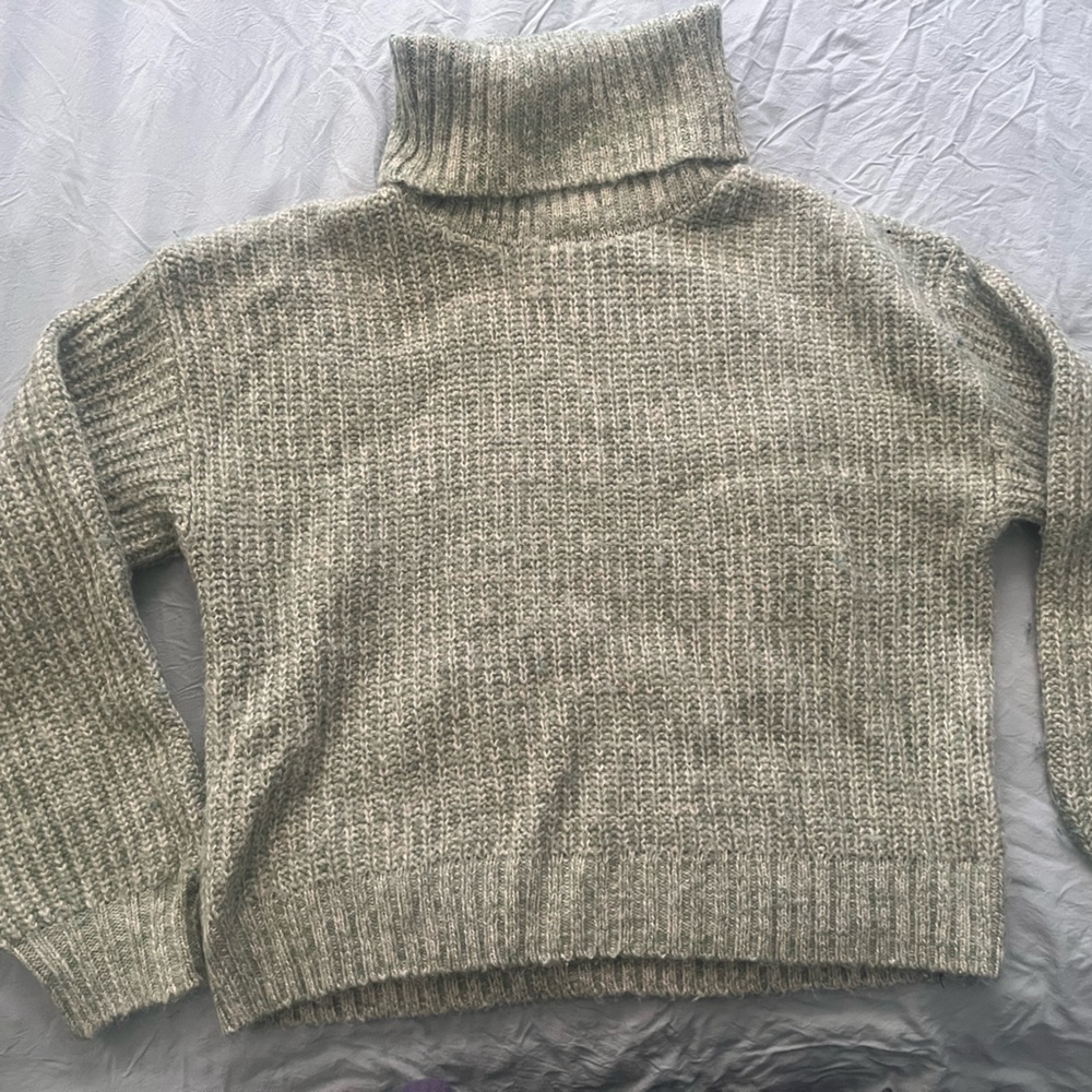 Green Turtleneck Sweatee